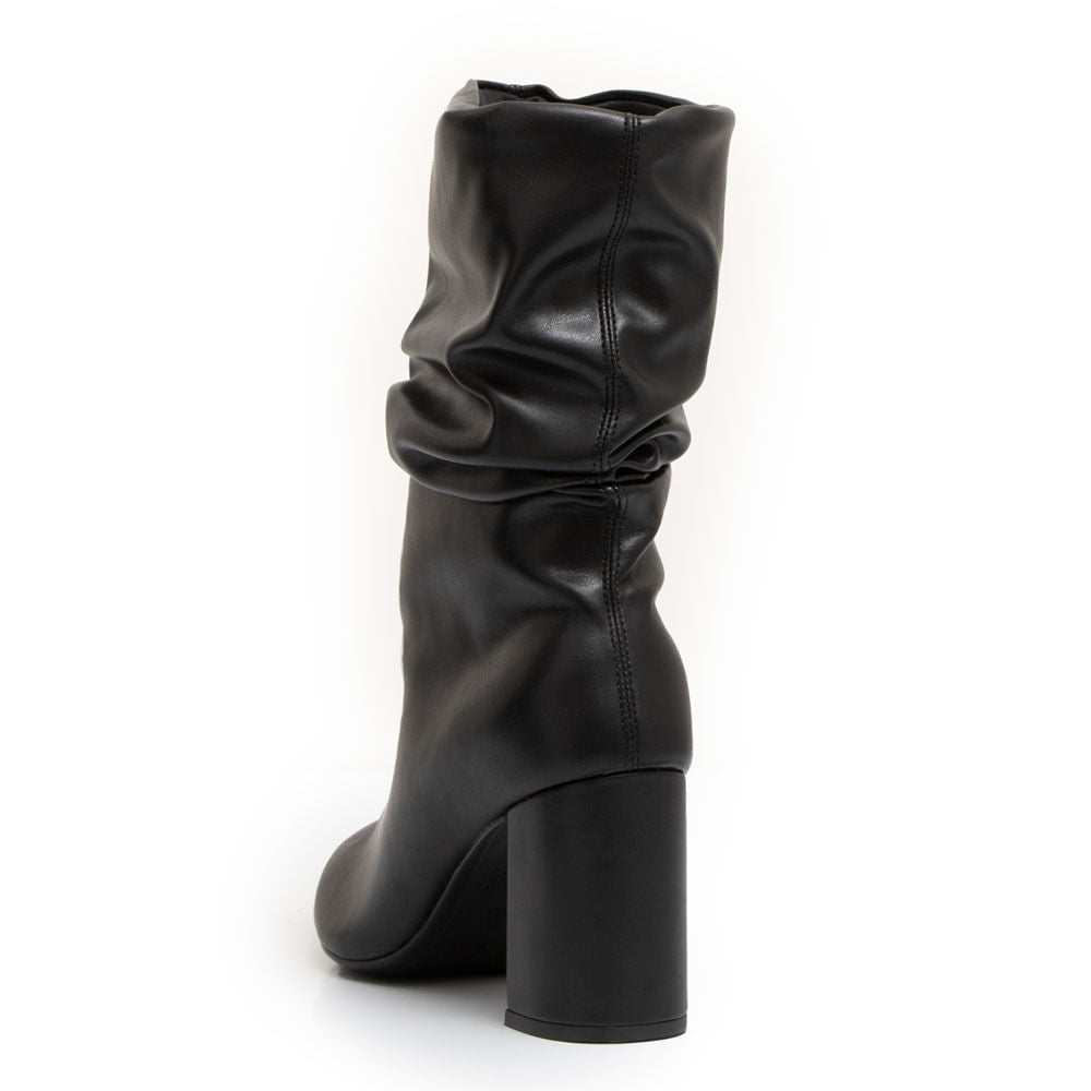 Bota Preta Slouchy